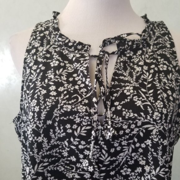 Sanctuary Floral sleeveless V-neck dress size S (309) - Picture 2 of 9